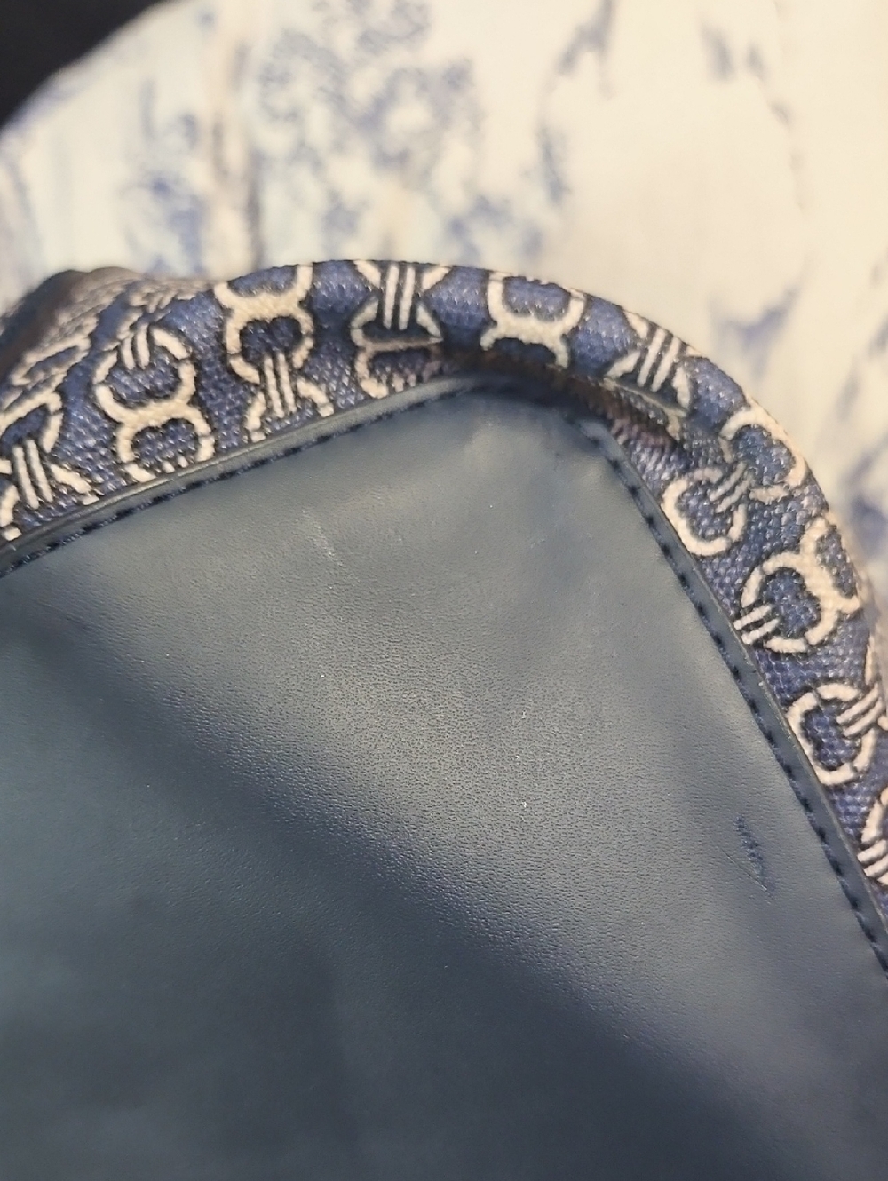 Tory Burch Gemini Link Tote - Picture 9 of 17